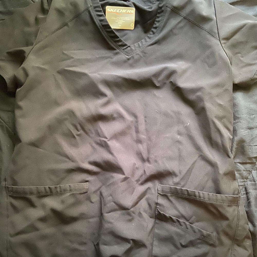 Gray Skechers scrub top